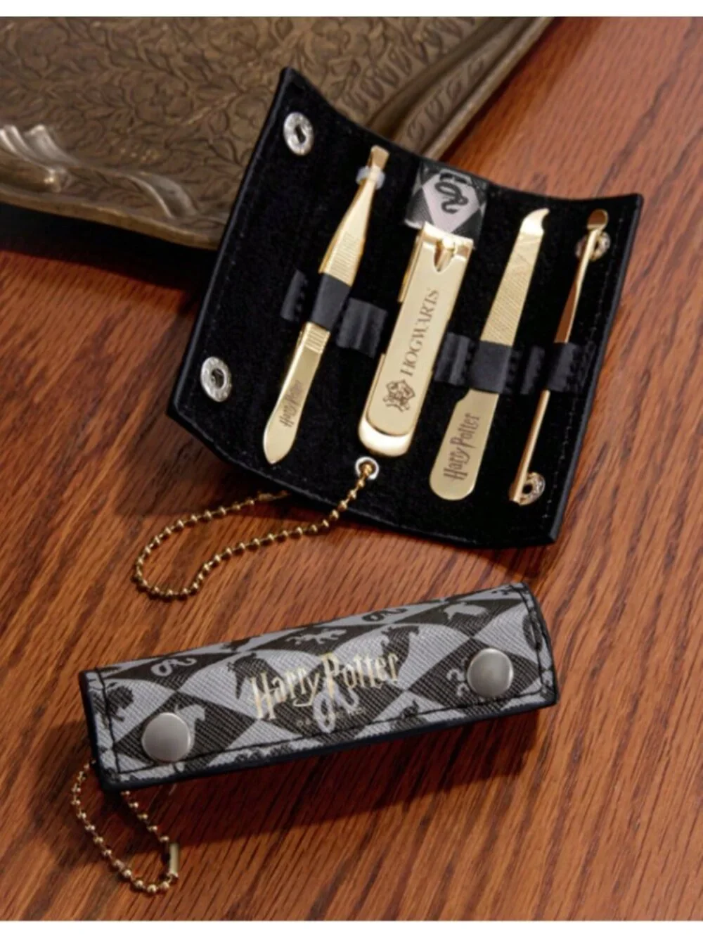 Harry Potter Hogwarts 5-Piece Manicure Grooming Set Travel Nail Care Kit Case